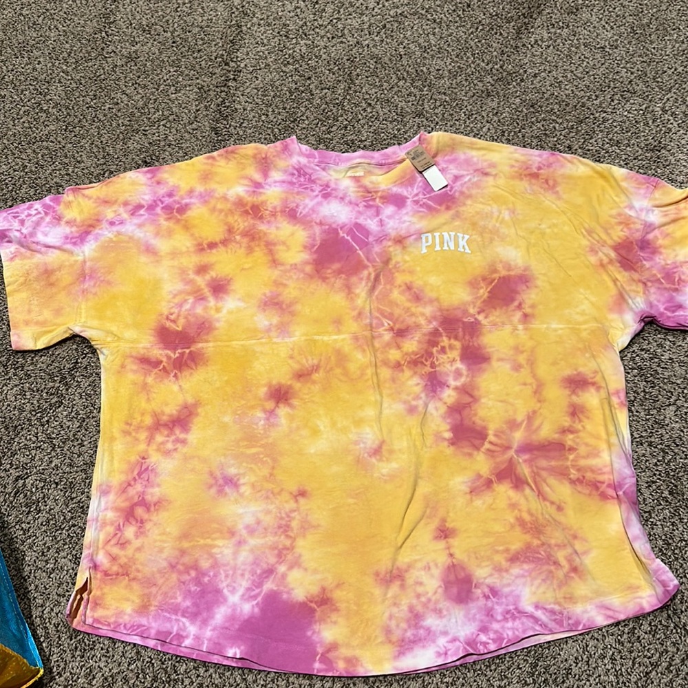 New with tags PINK tie dye short sleeve tee size XXL